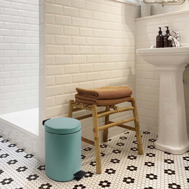 Poubelle de salle de bain à pédale 5L Vert Natura Poubelle de salle de bain à pédale 5L Vert Natura